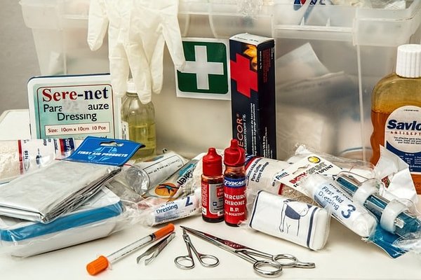 Les Indispensables de la Pharmacie: Comment se Protéger et se Soigner Efficacement