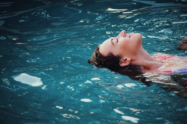 Comment pratiquer la relaxation chez soi ou au travail ?