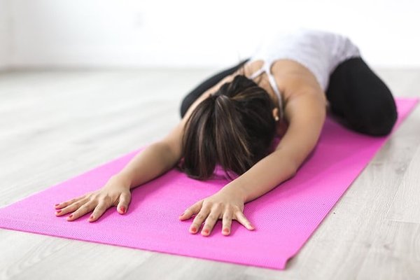 Comment débuter le yoga et quel matériel utiliser ?